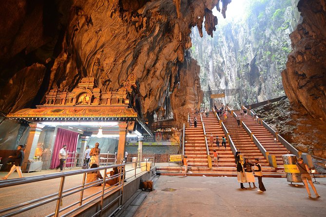 Legenda Batu Caves di Kuala Lumpur: Kisah Dewi-Dewi Hindu yang Melindungi Keagungan Alam Spiritual