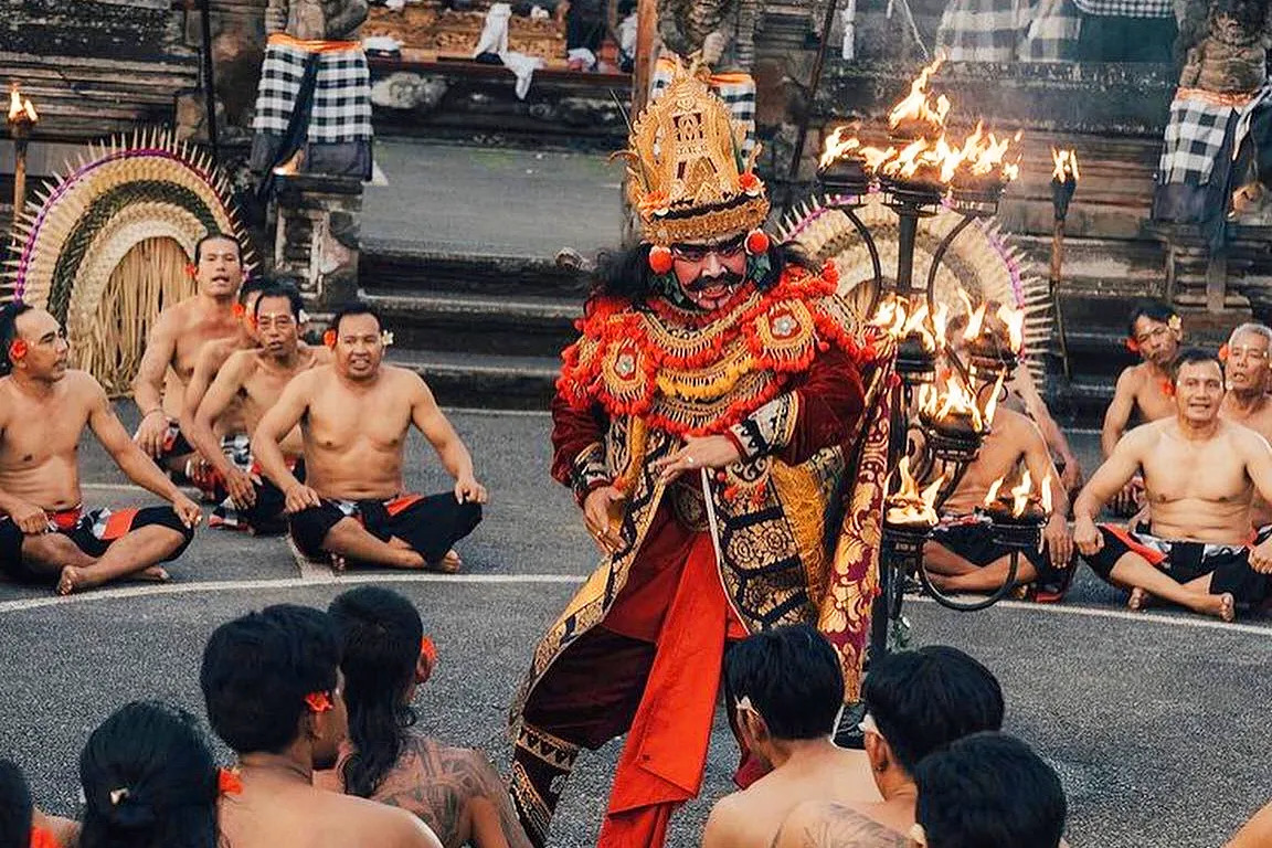Tradisi Kecak di Ubud: Tarian Rakyat yang Menceritakan Kisah Ramayana